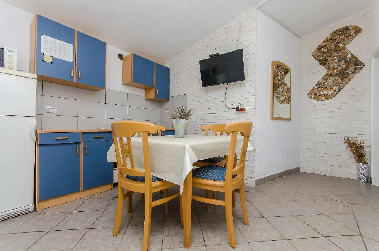 Apartments Zdenko Vir 0*,